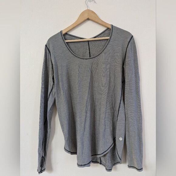 Lululemon Yogini 5 Year Long Sleeve Tee Tonka Stripe Black White Est. Size 10 - Picture 1 of 11